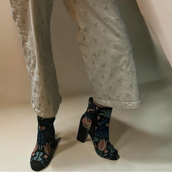 Rebecca Minkoff Floral Embroidered Ankle Boots Size 10 - Picture 4 of 12